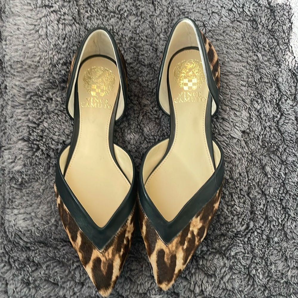 Vince Camuto Caivan Flat Slip On Pointed Toe Cow Hair Leather Leopard Pr…